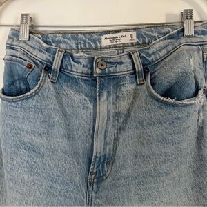 Abercrombie & Fitch Blue 90s straight ultra high-rise Jeans Size 2R / 26